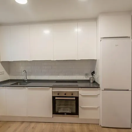 Diskover Medico Pascual Perez Apartment Alicante